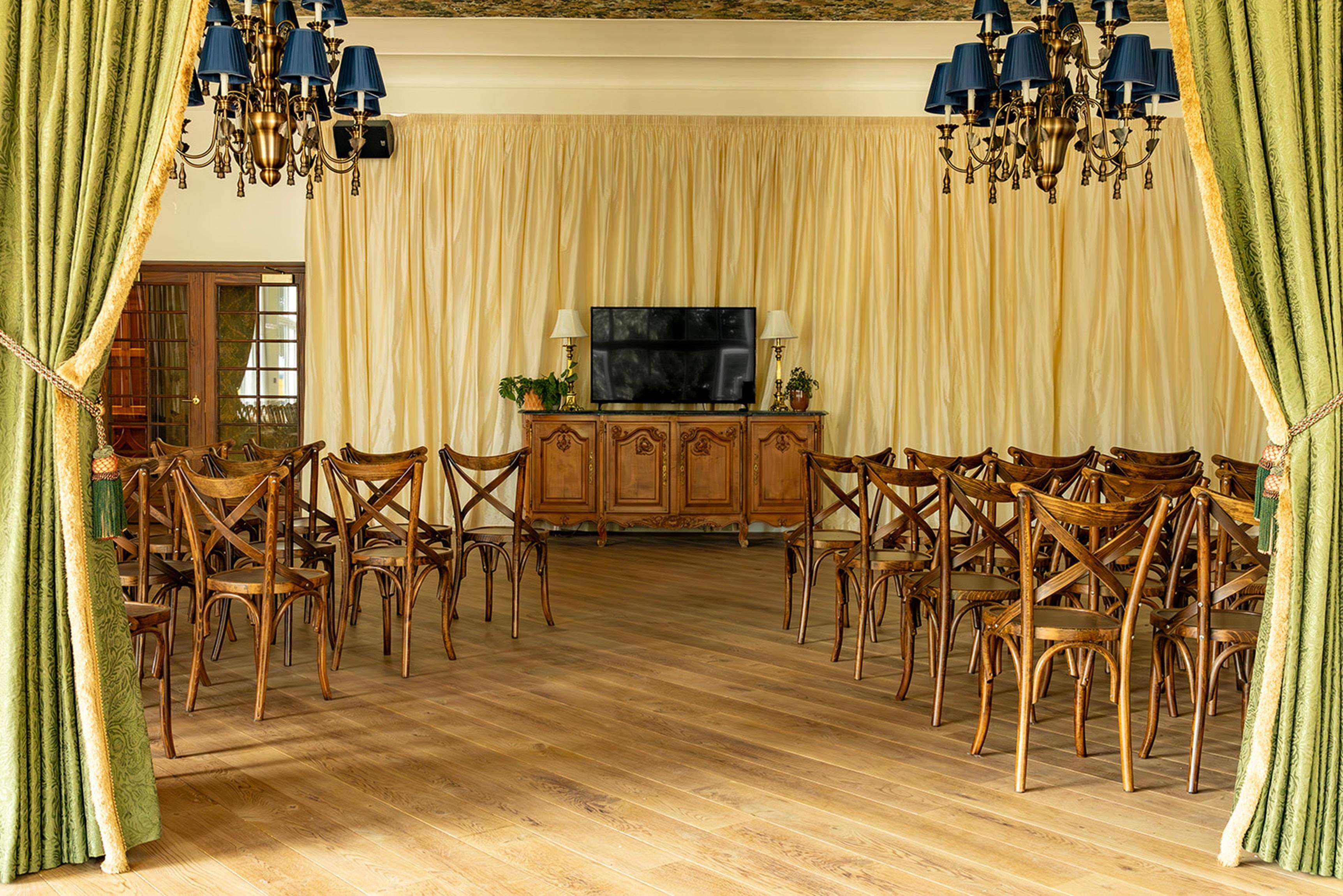 Dornoch Station酒店 外观 照片 The interior of the conference centre