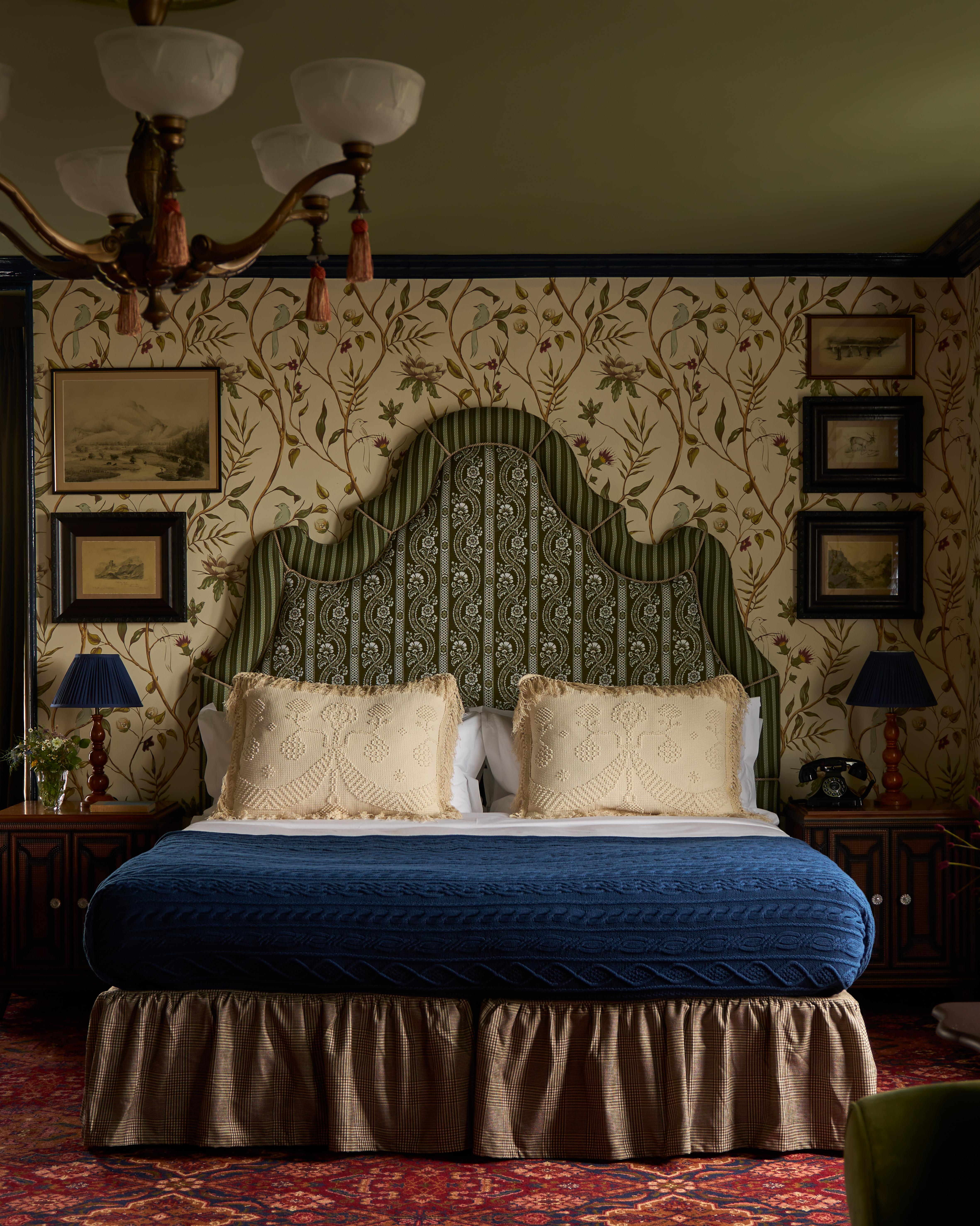 Dornoch Station酒店 外观 照片 The bedroom at The Mitre Hotel