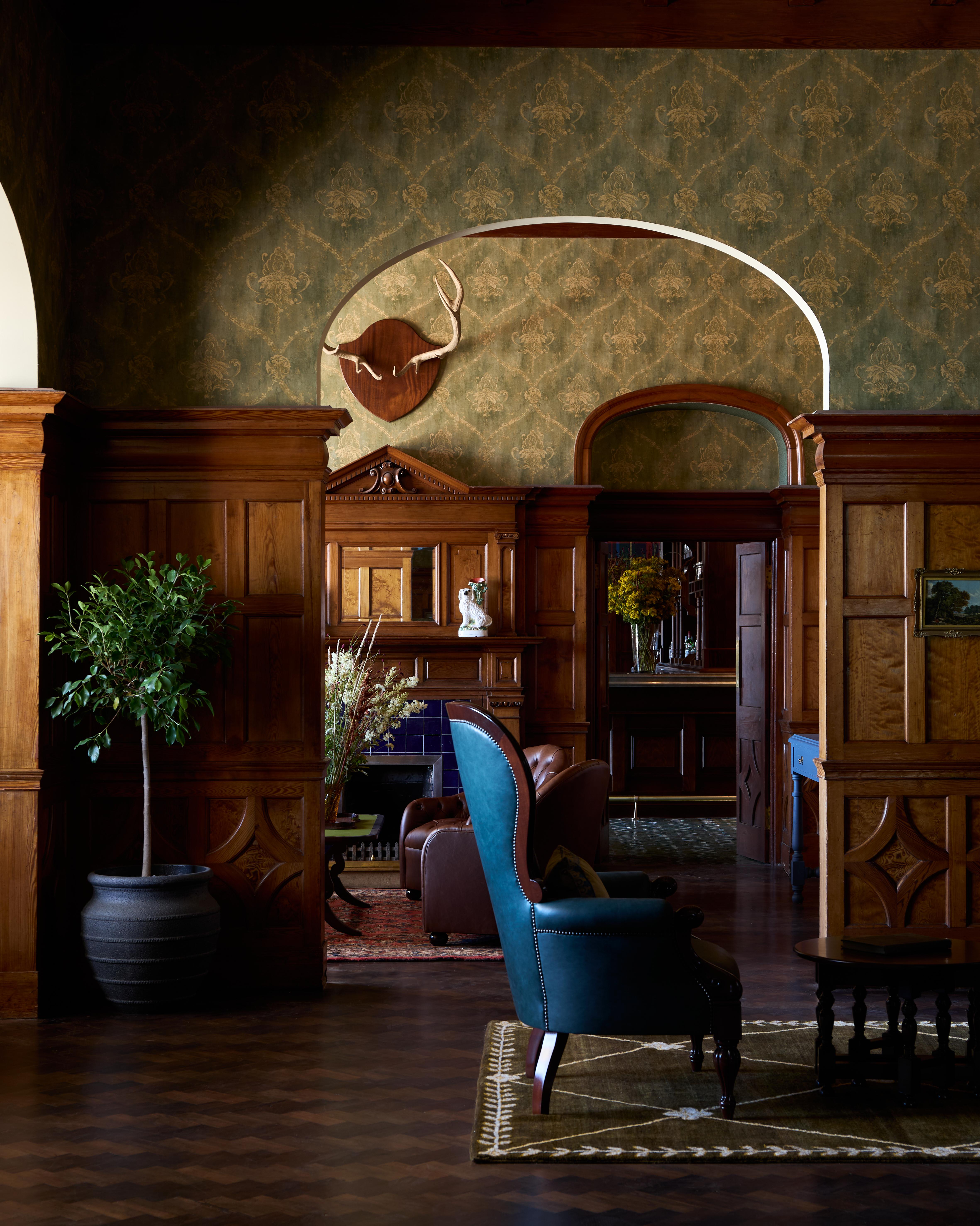 Dornoch Station酒店 外观 照片 The interior of the library